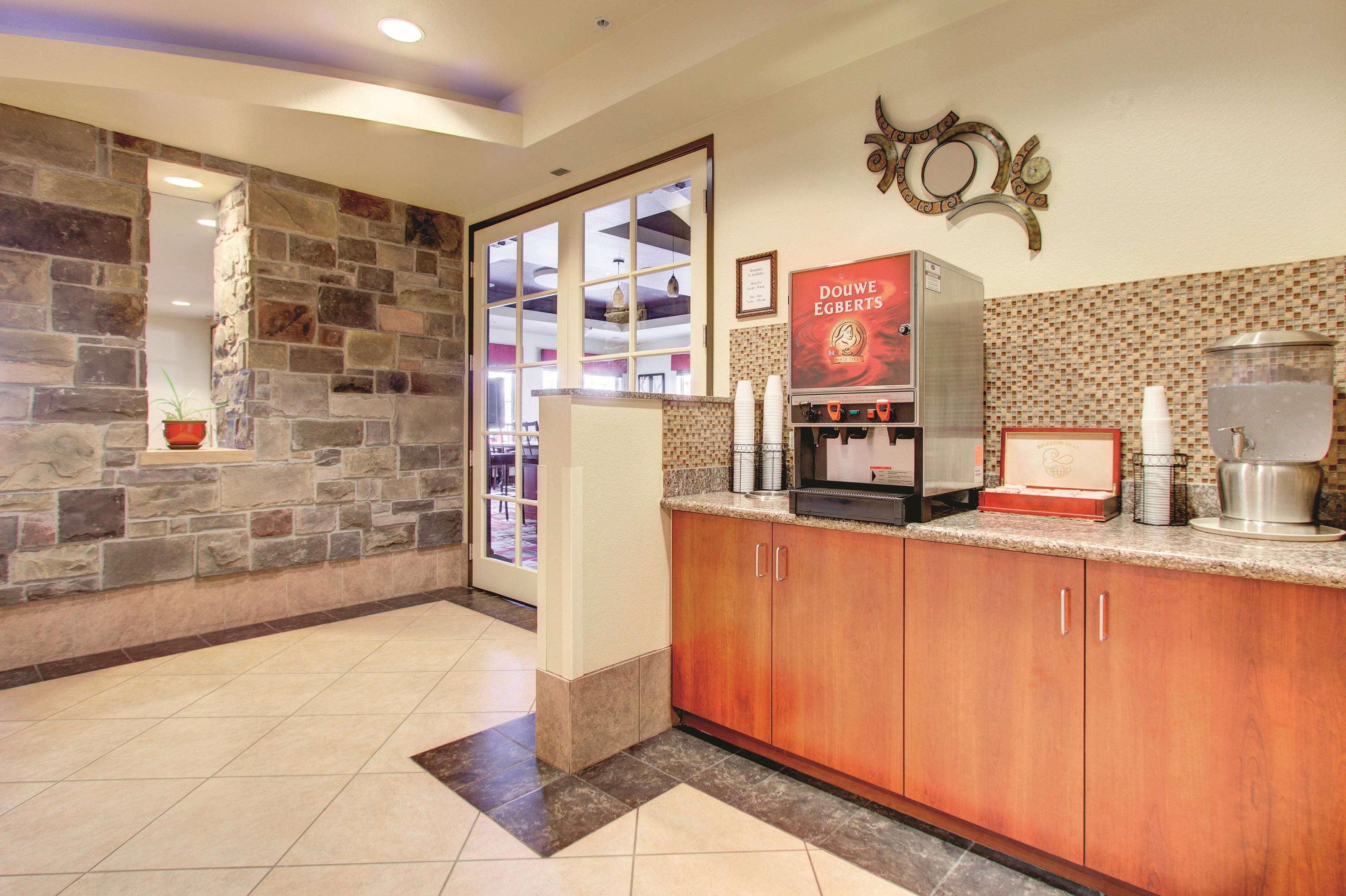 La Quinta By Wyndham Denver Gateway Park Exteriör bild